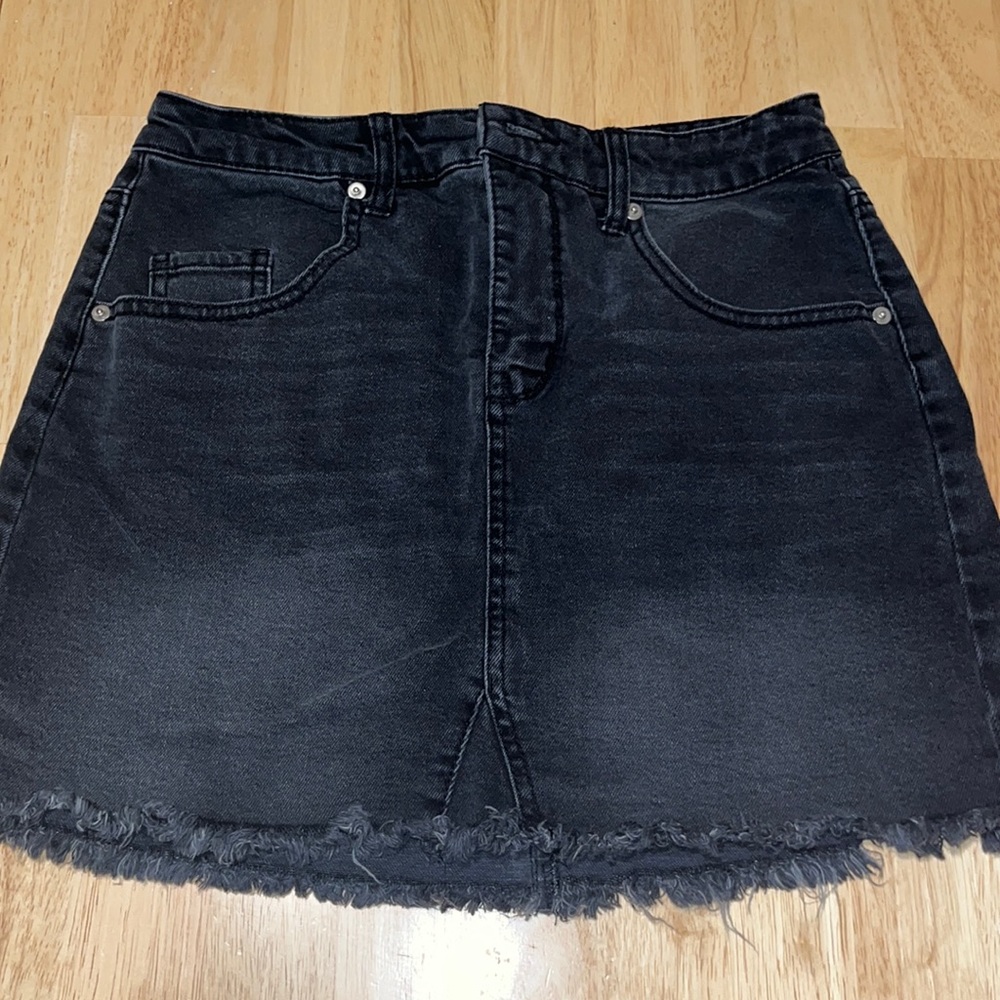 Size 10 light washed black jean skirt